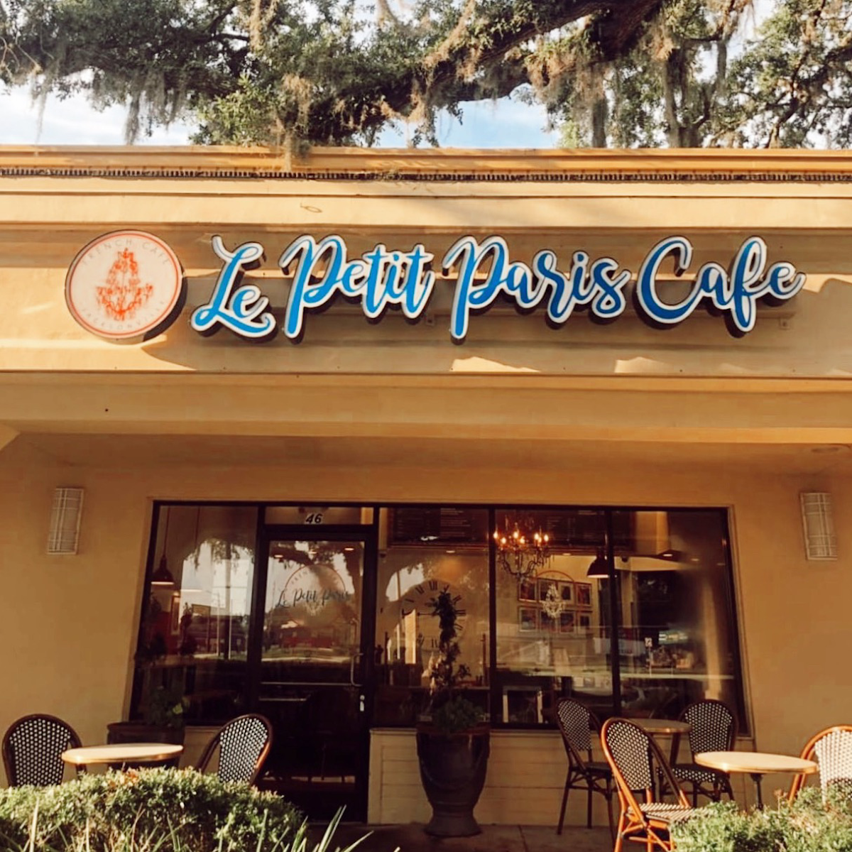 Le Petit Paris Cafe Mandarin